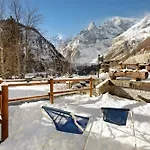 Bilocale Vista Monte Bianco Апартаменты *