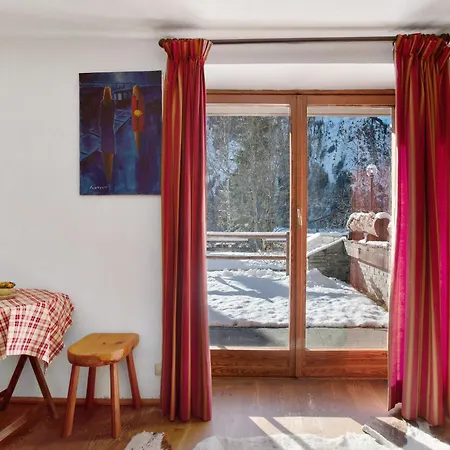 Bilocale Vista Monte Bianco アパート