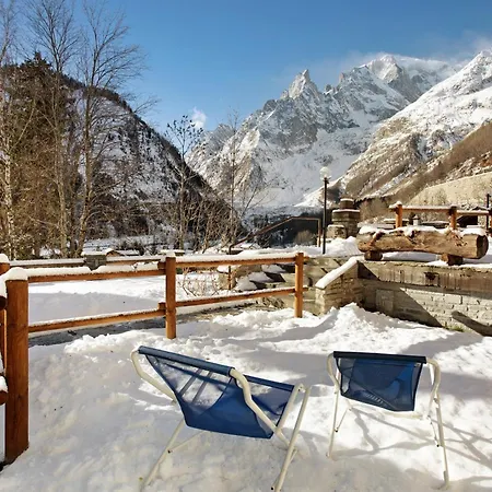 Bilocale Vista Monte Bianco Διαμέρισμα *